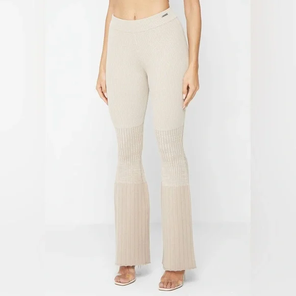 Manière de Voir Set - Beige Ribbed Contour Crop Top & Ombré Flared Leggings - Picture 7 of 15